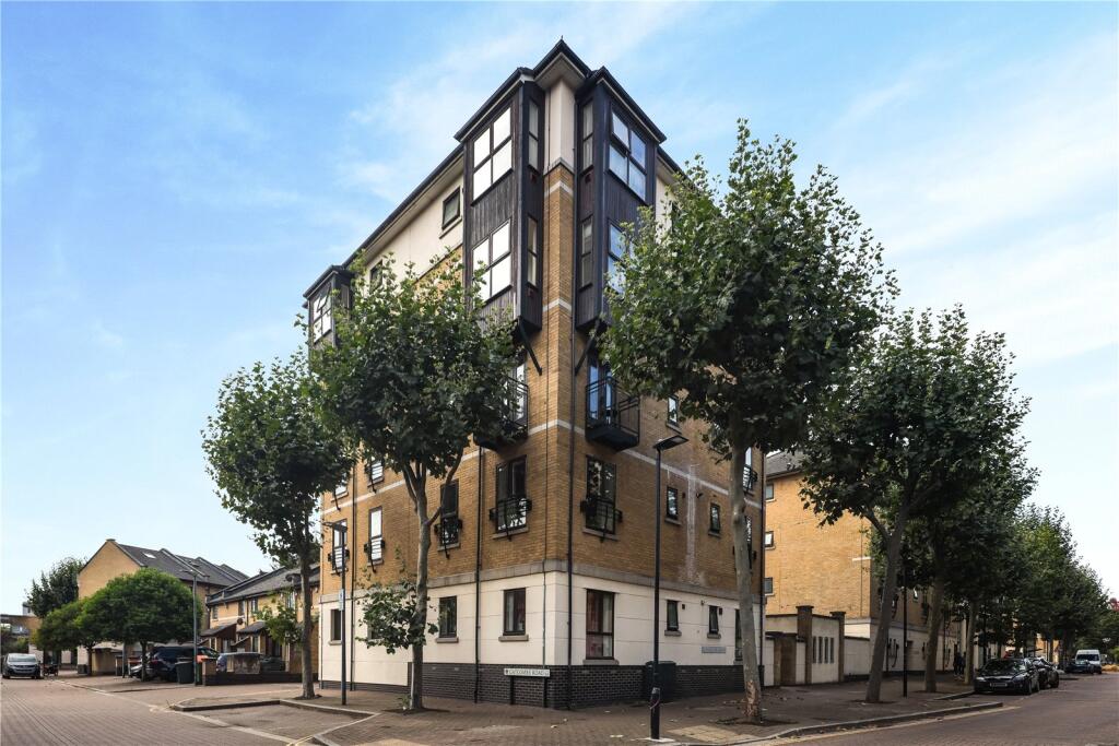 2 bed 1st Floor Flat for rent in Poplar. From Keatons - Stratford