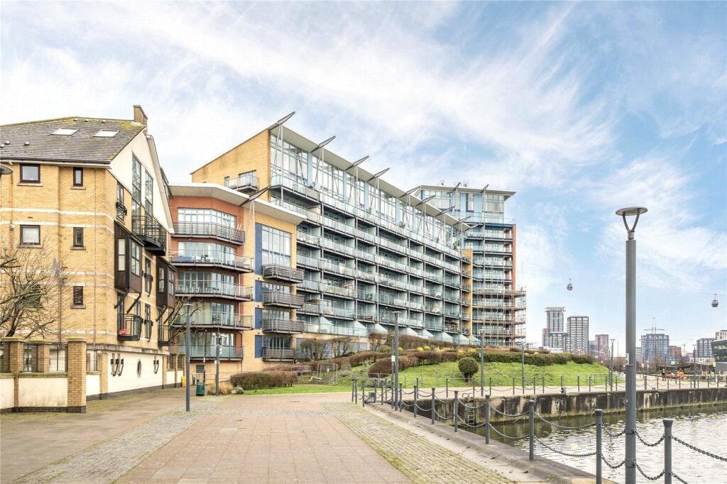 2 bed 1st Floor Flat for rent in Poplar. From Keatons - Stratford