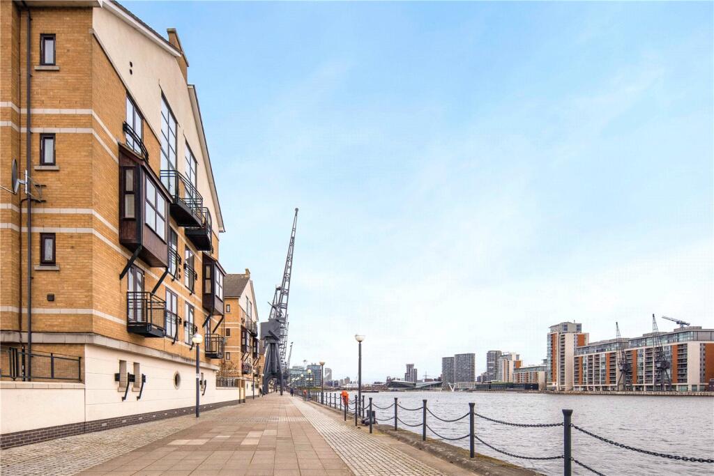 2 bed 1st Floor Flat for rent in Poplar. From Keatons - Stratford