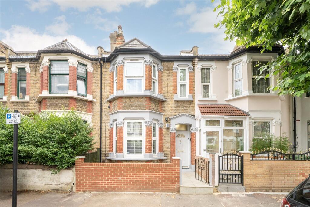3 bed Mid Terraced House for rent in East Ham. From Keatons - Stratford