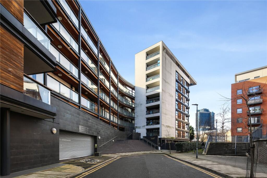 3 bed 1st Floor Flat for rent in Stratford. From Keatons - Stratford