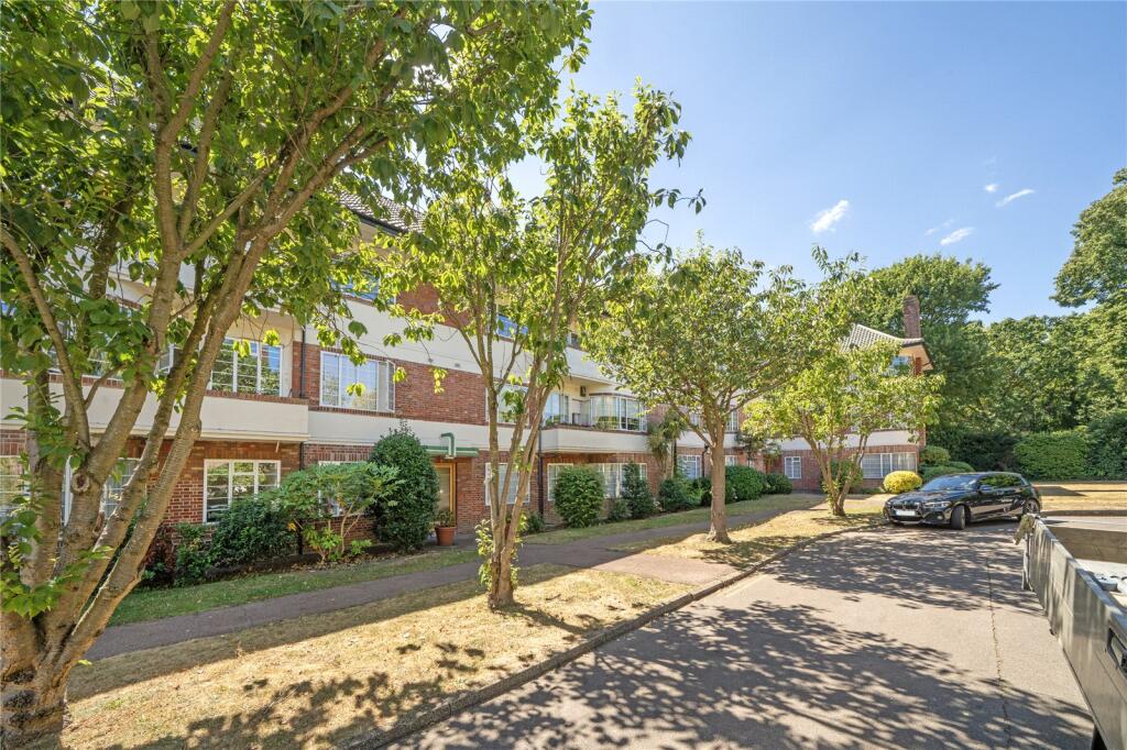 3 bed 1st Floor Flat for rent in London. From Keatons - Stratford