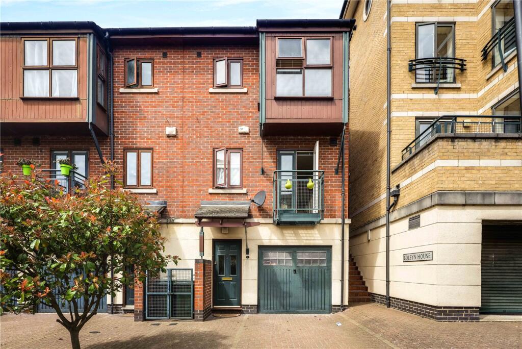 3 bed Mid Terraced House for rent in London. From Keatons - Stratford