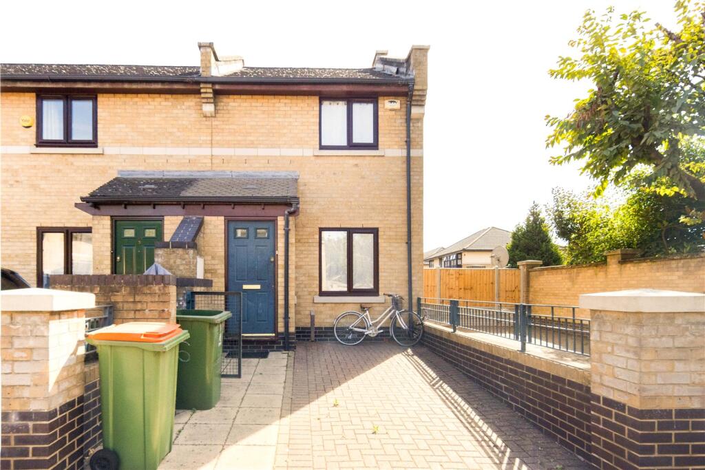 2 bed End of Terrace for rent in London. From Keatons - Stratford 2 bed End of Terrace for rent in London. From Keatons - Stratford