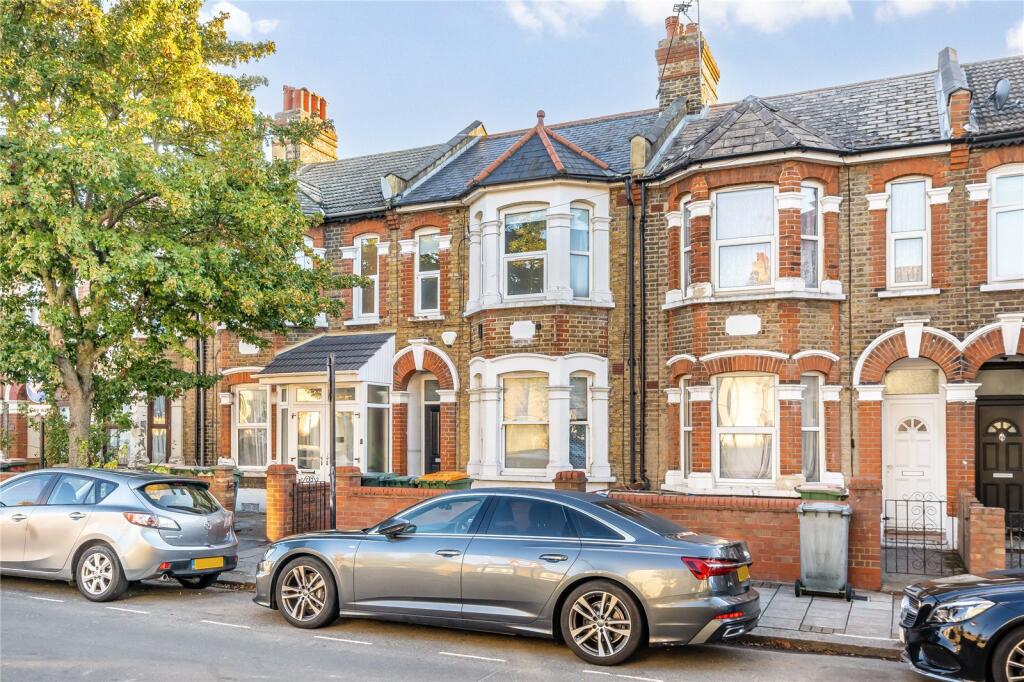 1 bed 1st Floor Flat for rent in London. From Keatons - Stratford