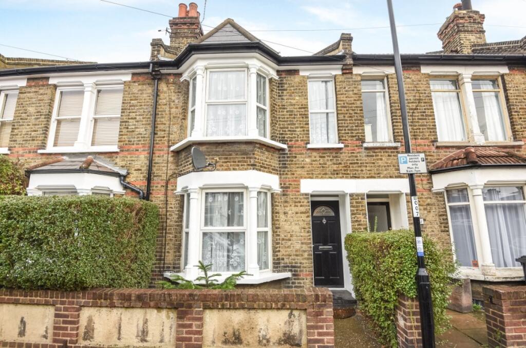 3 bed Detached for rent in London. From Kinleigh Folkard & Hayward - Sales - Lee