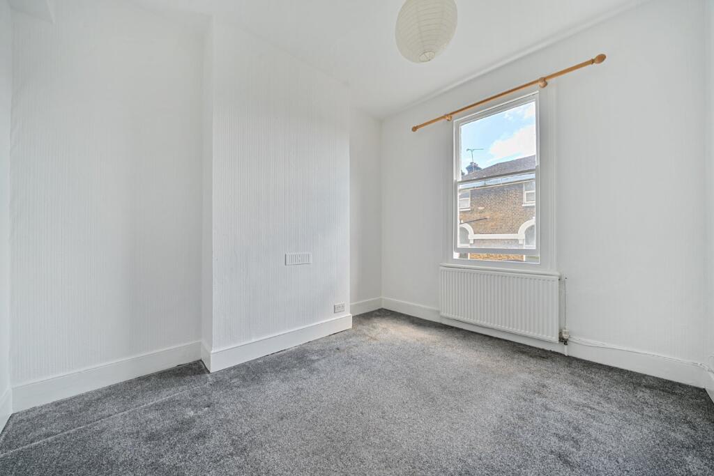 1 bed Annexe for rent in Lewisham. From Kinleigh Folkard & Hayward - Sales - Lee 1 bed Annexe for rent in Lewisham. From Kinleigh Folkard & Hayward - Sales - Lee