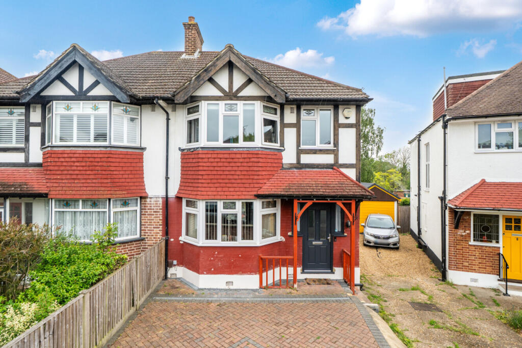 3 bed Semi Detached for rent in Catford. From Kinleigh Folkard & Hayward - Sales - Lee 3 bed Semi Detached for rent in Catford. From Kinleigh Folkard & Hayward - Sales - Lee