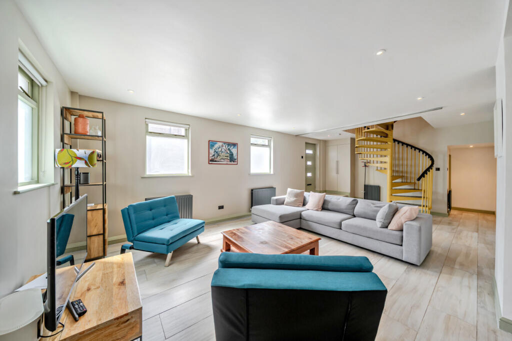 3 bed Semi Detached for rent in London. From Kinleigh Folkard & Hayward - Sales - Lee