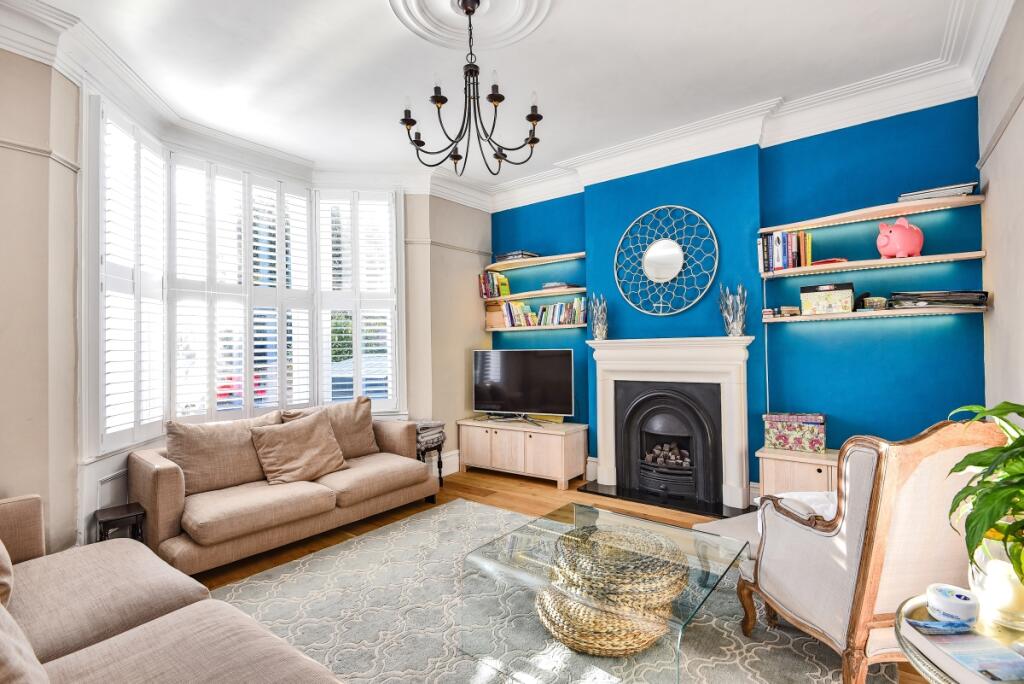 3 bed Detached for rent in London. From Kinleigh Folkard & Hayward - Sales - Lee
