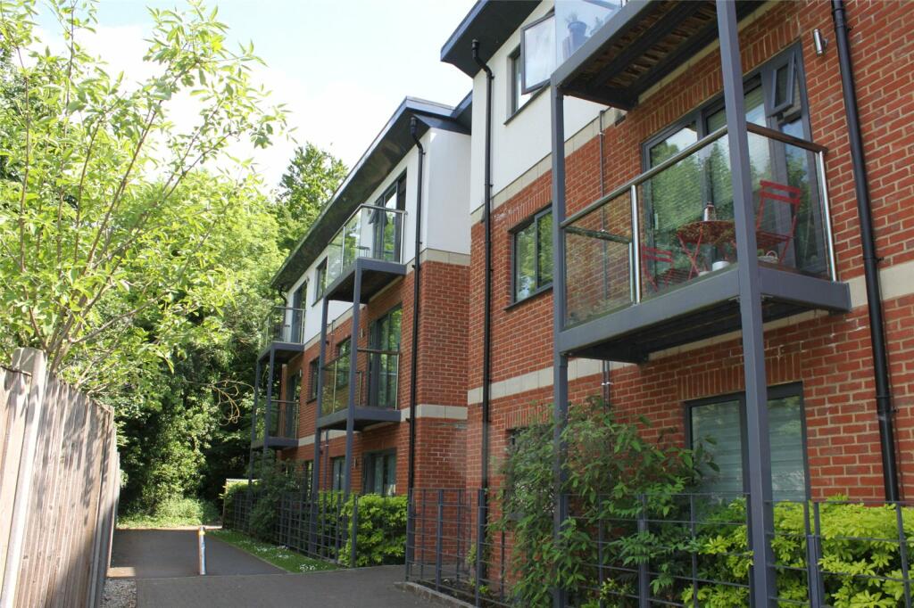 1 bed Apartment for rent in Rickmansworth. From Binks - Sales & Lettings Ltd - Chorleywood