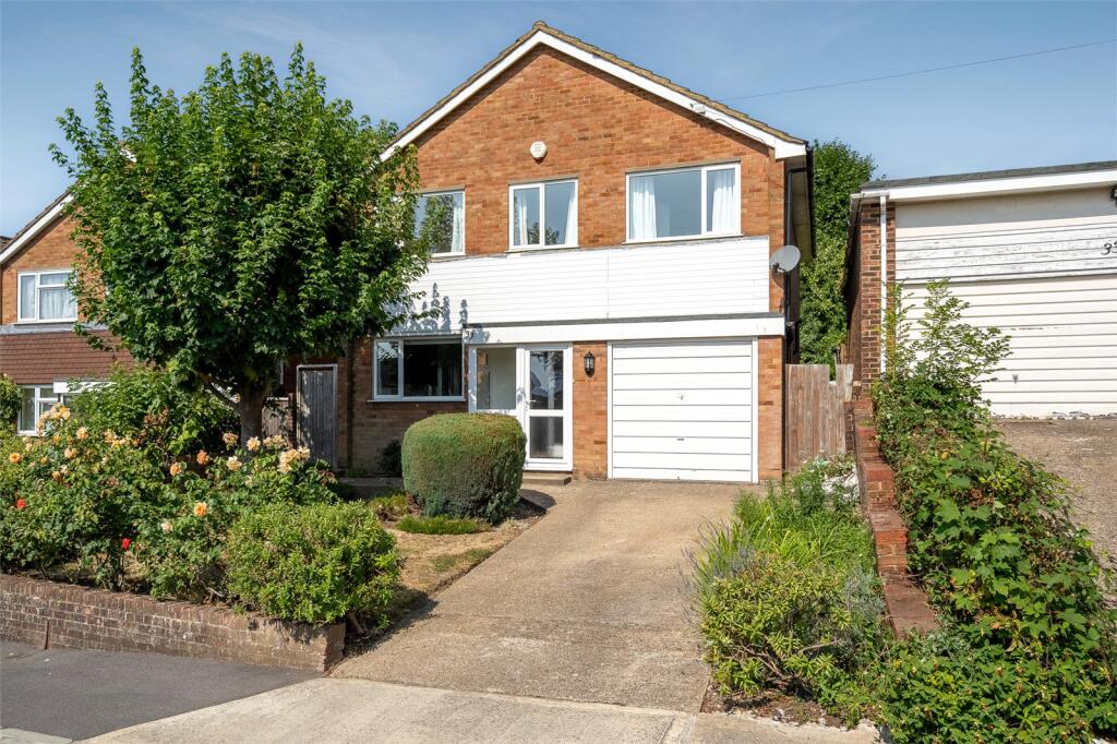 4 bed Detached for rent in Northwood. From Binks - Sales & Lettings Ltd - Chorleywood