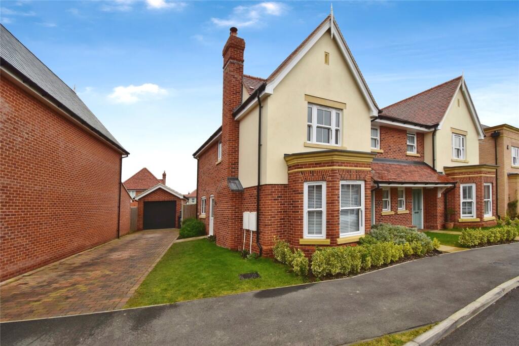 3 bed Semi Detached for rent in Lawford. From Fenn Wright - Manningtree 3 bed Semi Detached for rent in Lawford. From Fenn Wright - Manningtree