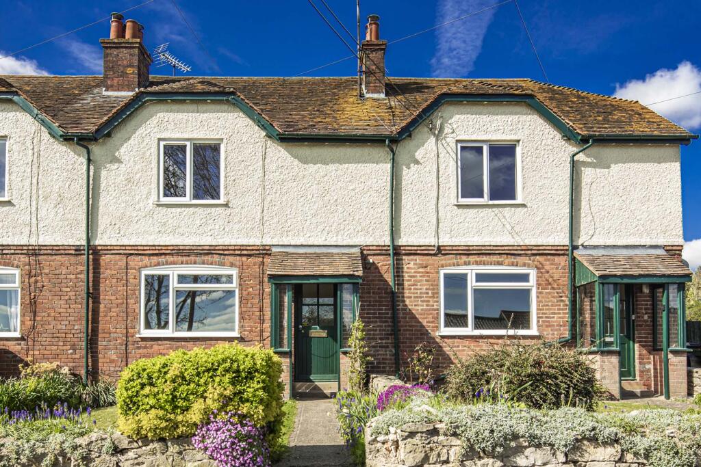 2 bed Mid Terraced House for rent in Moulsford. From Warmingham & Co - Goring-on-Thames