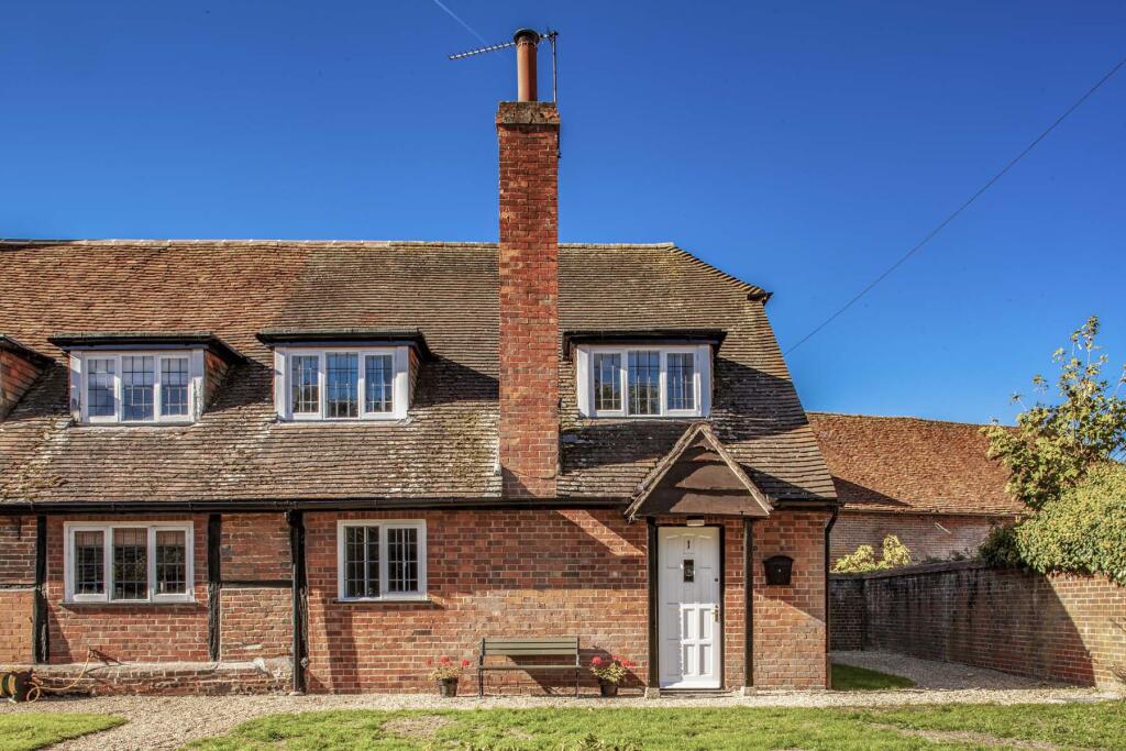 2 bed Chalet type for rent in Compton. From Warmingham & Co - Goring-on-Thames