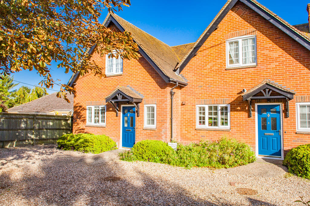 2 bed Mid Terraced House for rent in Blewbury. From Warmingham & Co - Goring-on-Thames