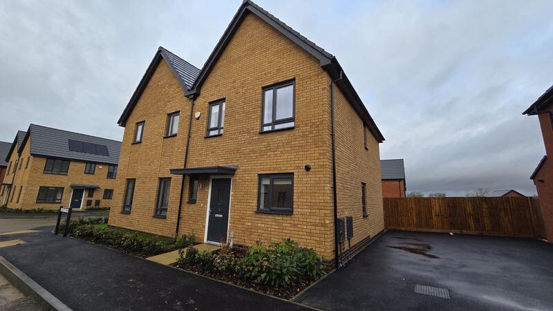 3 bed Detached for rent in Yaxley. From Kenneally Property Services - Peterborough 3 bed Detached for rent in Yaxley. From Kenneally Property Services - Peterborough