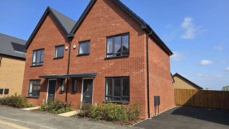 3 bed Detached for rent in Yaxley. From Kenneally Property Services - Peterborough 3 bed Detached for rent in Yaxley. From Kenneally Property Services - Peterborough
