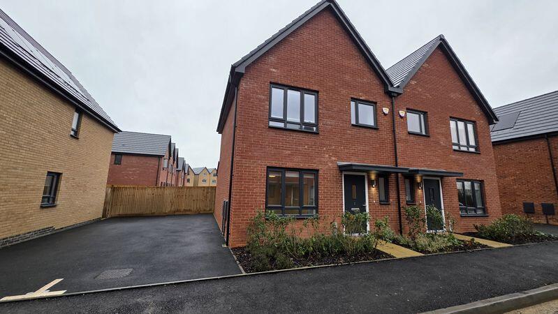 3 bed Detached for rent in Yaxley. From Kenneally Property Services - Peterborough