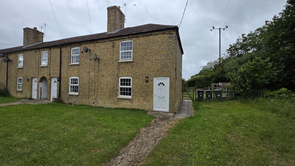 2 bed Chalet type for rent in Peterborough. From Kenneally Property Services - Peterborough