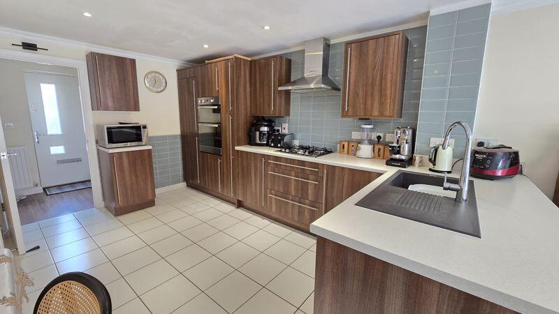 3 bed Town House for rent in Farcet. From Kenneally Property Services - Peterborough 3 bed Town House for rent in Farcet. From Kenneally Property Services - Peterborough