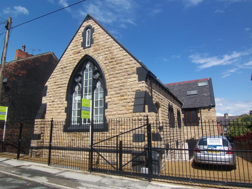 2 bed Chalet type for rent in Barnsley. From Armitage Residential - Barnsley