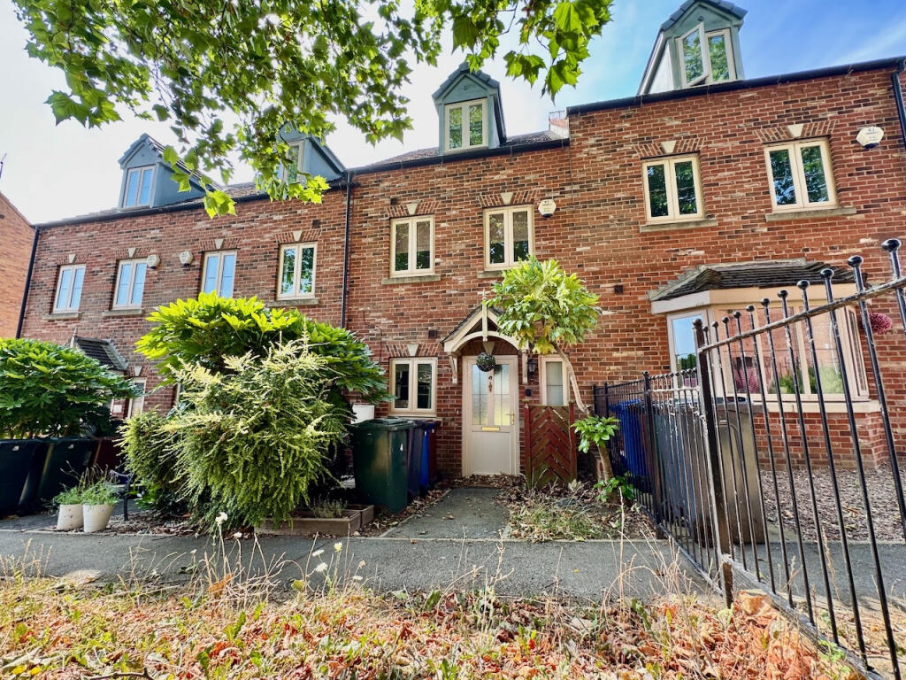 3 bed Town House for rent in Cudworth. From Armitage Residential - Barnsley 3 bed Town House for rent in Cudworth. From Armitage Residential - Barnsley