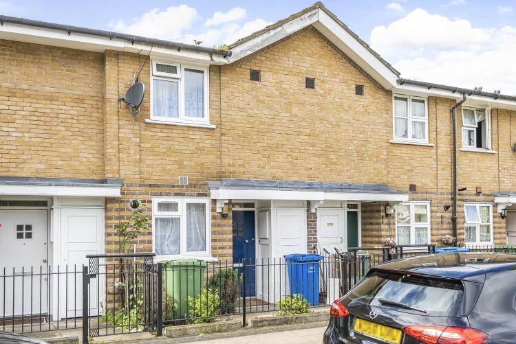 2 bed Detached House for rent in Camberwell. From Kinleigh Folkard & Hayward