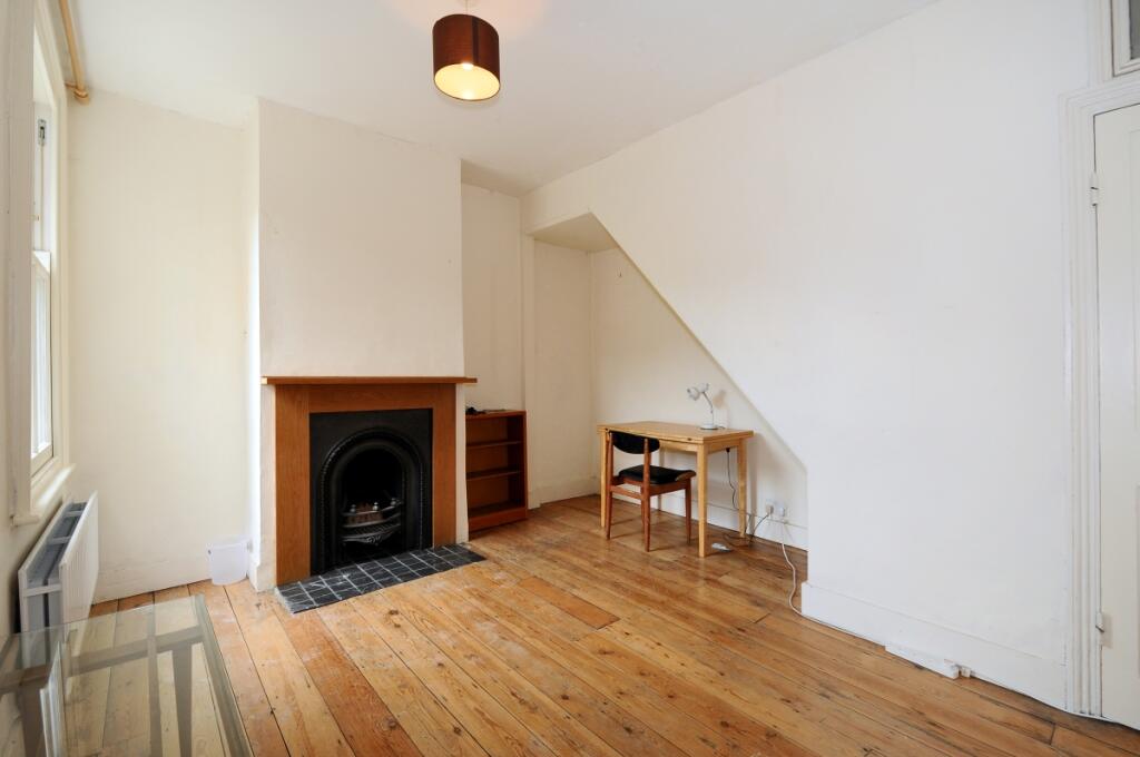 2 bed Detached House for rent in Deptford. From Kinleigh Folkard & Hayward