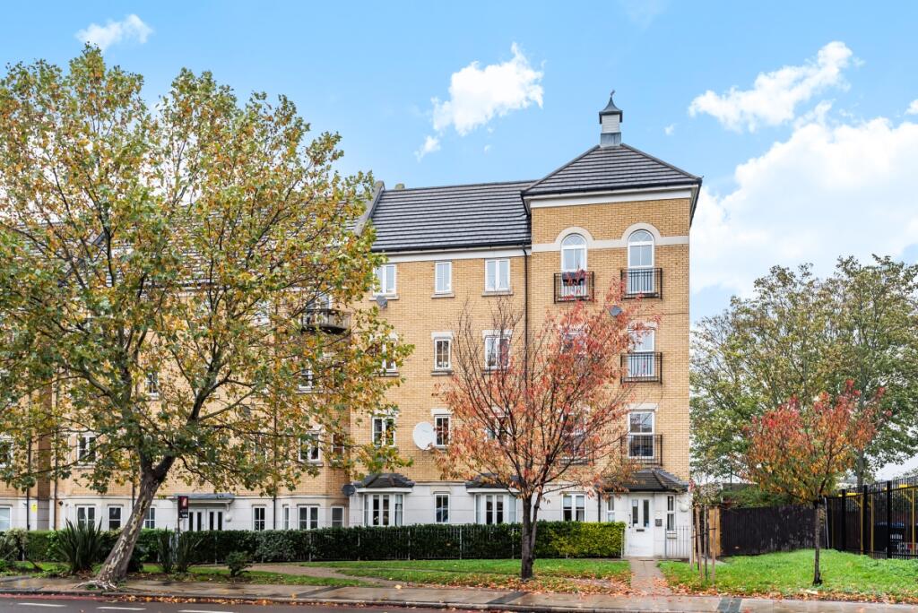 1 bed 1st Floor Flat for rent in London. From Kinleigh Folkard & Hayward - Sales - Peckham Rye 1 bed 1st Floor Flat for rent in London. From Kinleigh Folkard & Hayward - Sales - Peckham Rye