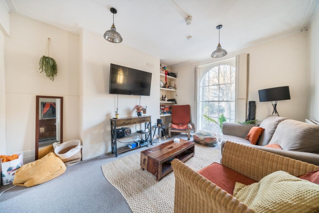 6 bed Detached for rent in London. From Kinleigh Folkard & Hayward - Sales - Peckham Rye 6 bed Detached for rent in London. From Kinleigh Folkard & Hayward - Sales - Peckham Rye