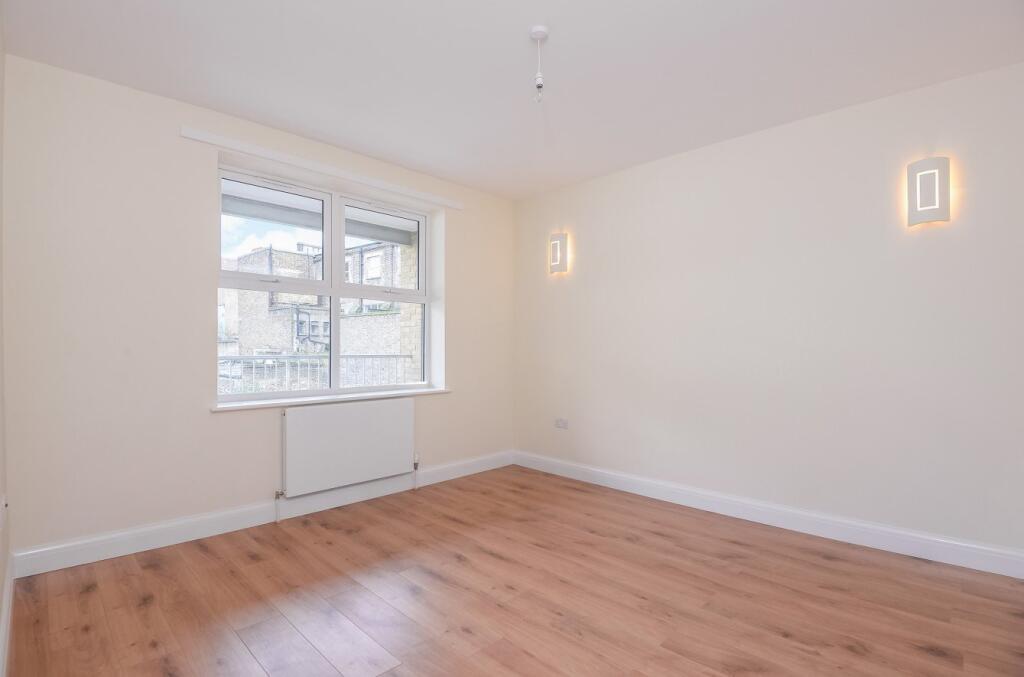 1 bed 1st Floor Flat for rent in London. From Kinleigh Folkard & Hayward - Sales - Peckham Rye