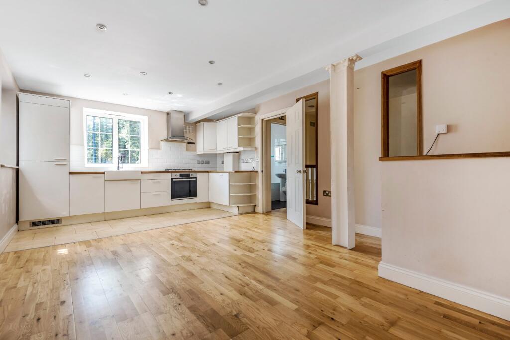 2 bed 1st Floor Flat for rent in London. From Kinleigh Folkard & Hayward - Sales - Peckham Rye