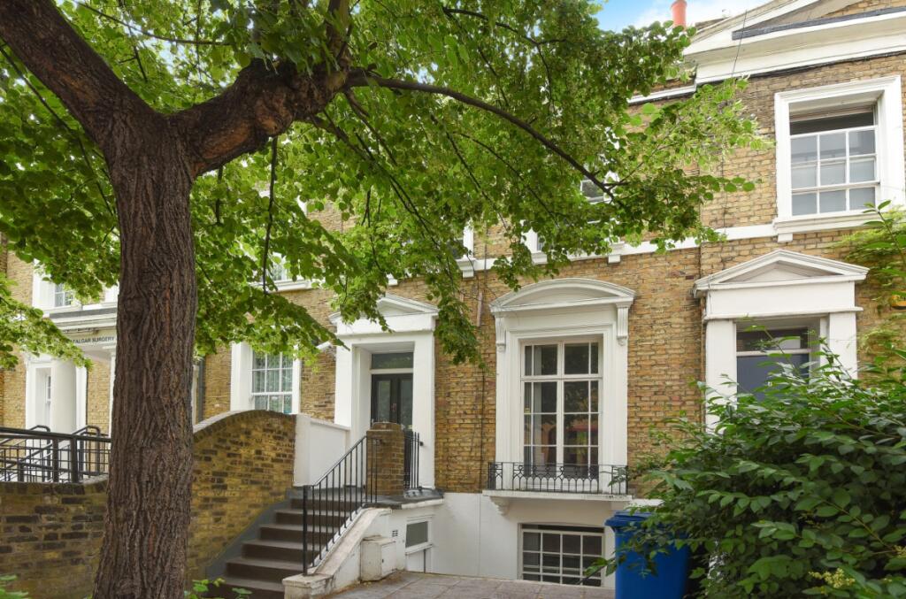 4 bed Detached for rent in London. From Kinleigh Folkard & Hayward - Sales - Peckham Rye
