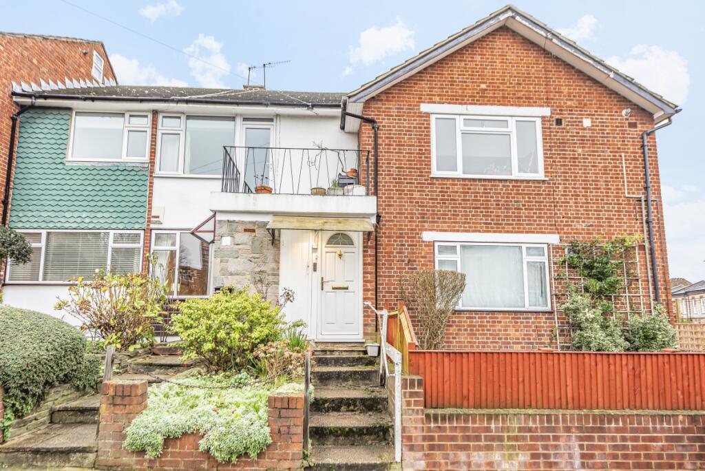 2 bed 1st Floor Flat for rent in London. From Kinleigh Folkard & Hayward - Sales - Peckham Rye