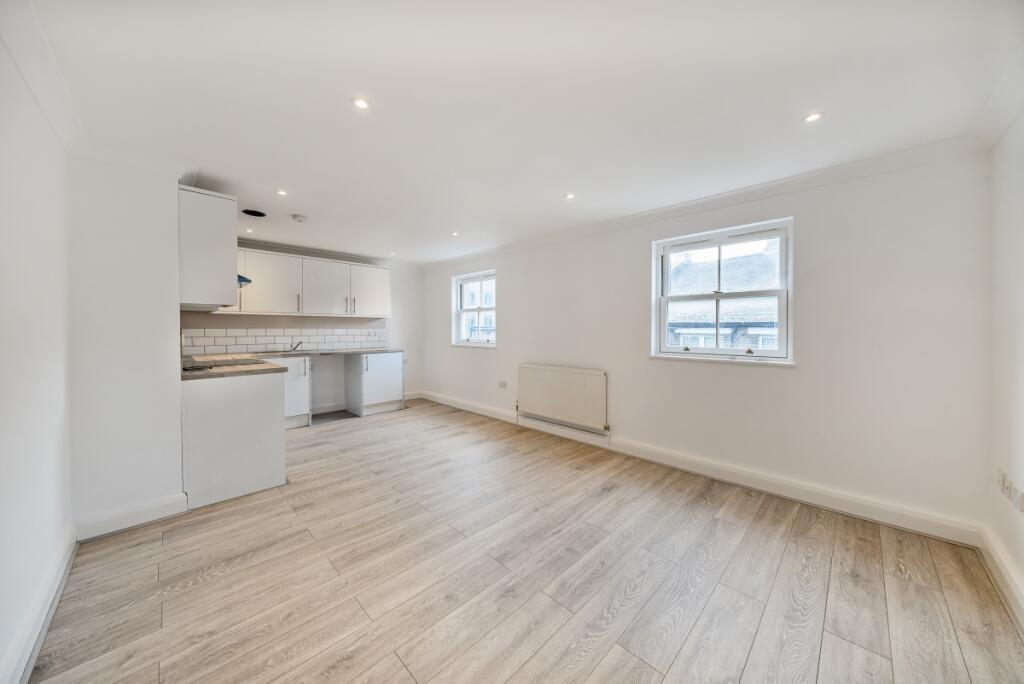 2 bed 1st Floor Flat for rent in London. From Kinleigh Folkard & Hayward - Sales - Peckham Rye
