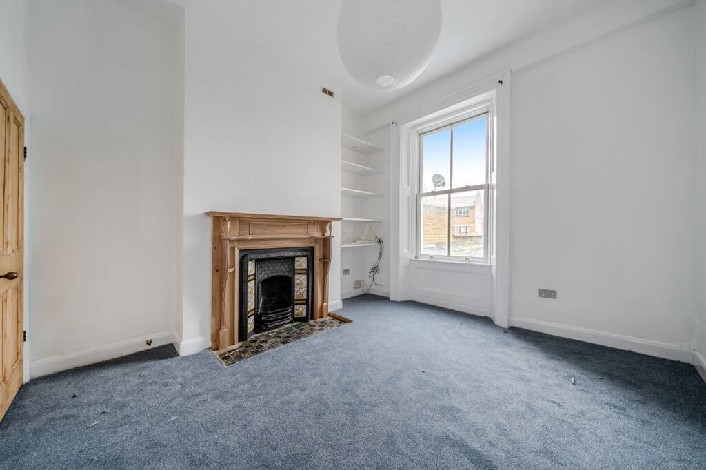 1 bed 1st Floor Flat for rent in London. From Kinleigh Folkard & Hayward - Sales - Peckham Rye
