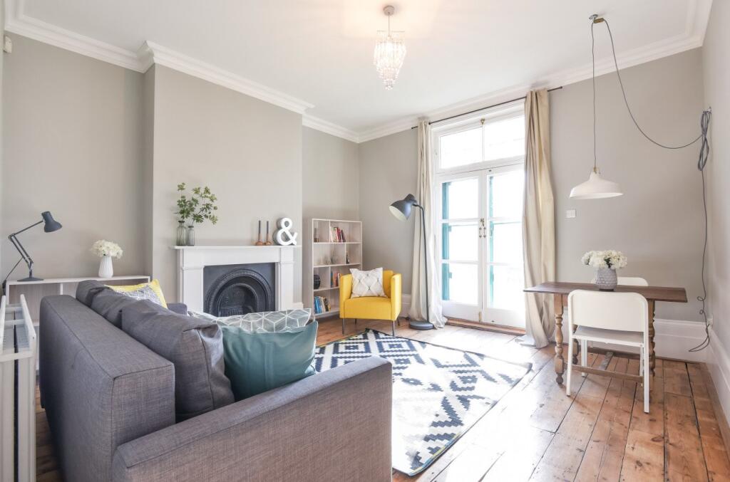 1 bed 1st Floor Flat for rent in Deptford. From Kinleigh Folkard & Hayward - Sales - Peckham Rye