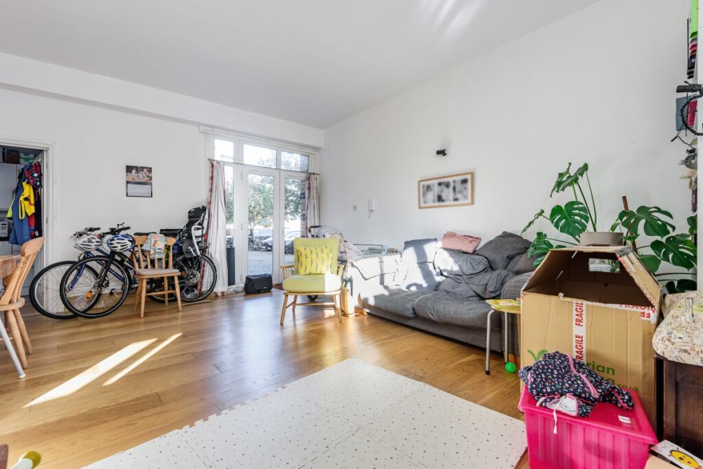 2 bed 1st Floor Flat for rent in Camberwell. From Kinleigh Folkard & Hayward - Sales - Peckham Rye