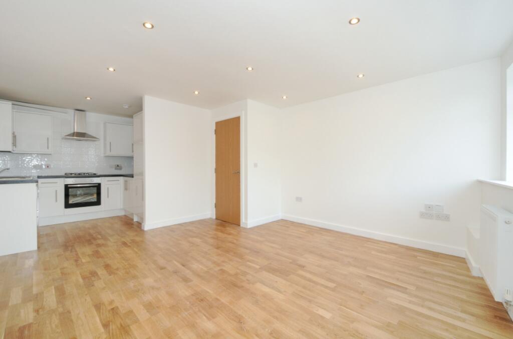 2 bed 1st Floor Flat for rent in Camberwell. From Kinleigh Folkard & Hayward - Sales - Peckham Rye