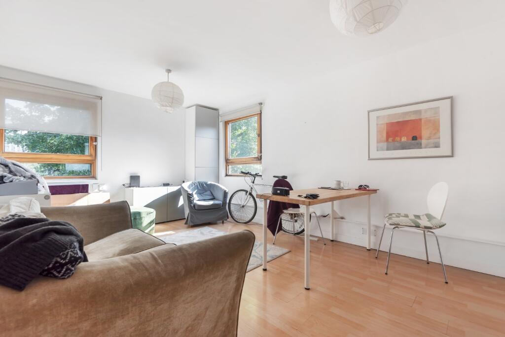 1 bed 1st Floor Flat for rent in London. From Kinleigh Folkard & Hayward - Sales - Peckham Rye 1 bed 1st Floor Flat for rent in London. From Kinleigh Folkard & Hayward - Sales - Peckham Rye