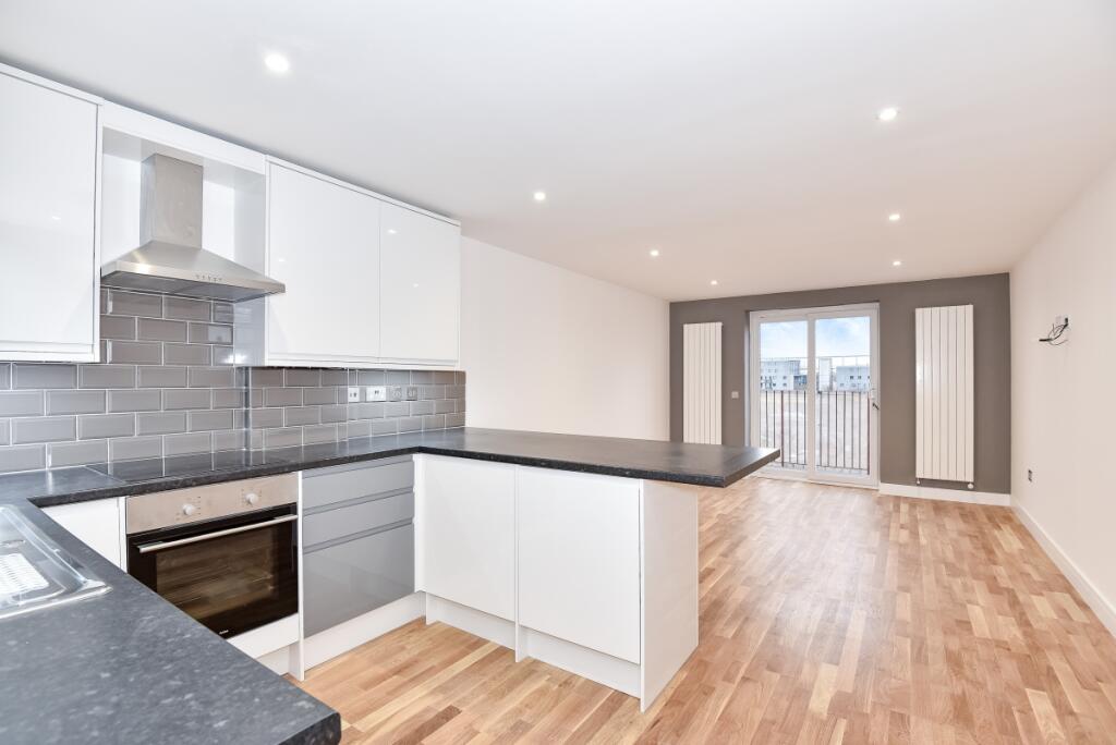 2 bed 1st Floor Flat for rent in London. From Kinleigh Folkard & Hayward - Sales - Peckham Rye