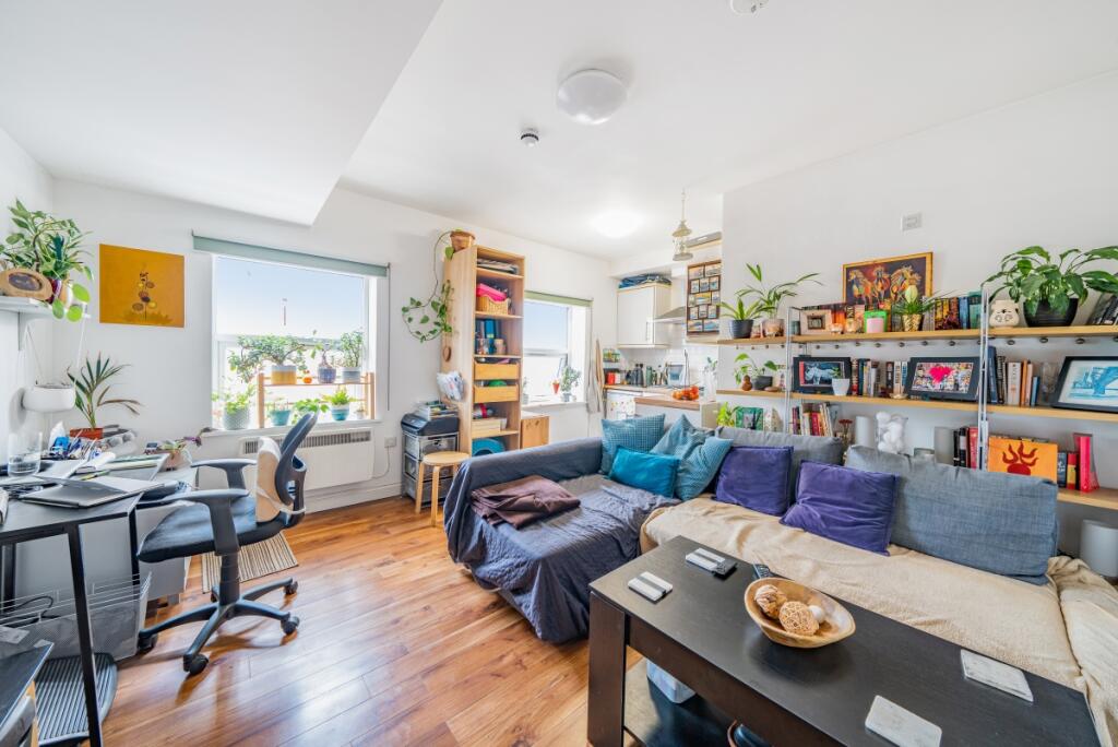 1 bed 1st Floor Flat for rent in Camberwell. From Kinleigh Folkard & Hayward - Sales - Peckham Rye 1 bed 1st Floor Flat for rent in Camberwell. From Kinleigh Folkard & Hayward - Sales - Peckham Rye