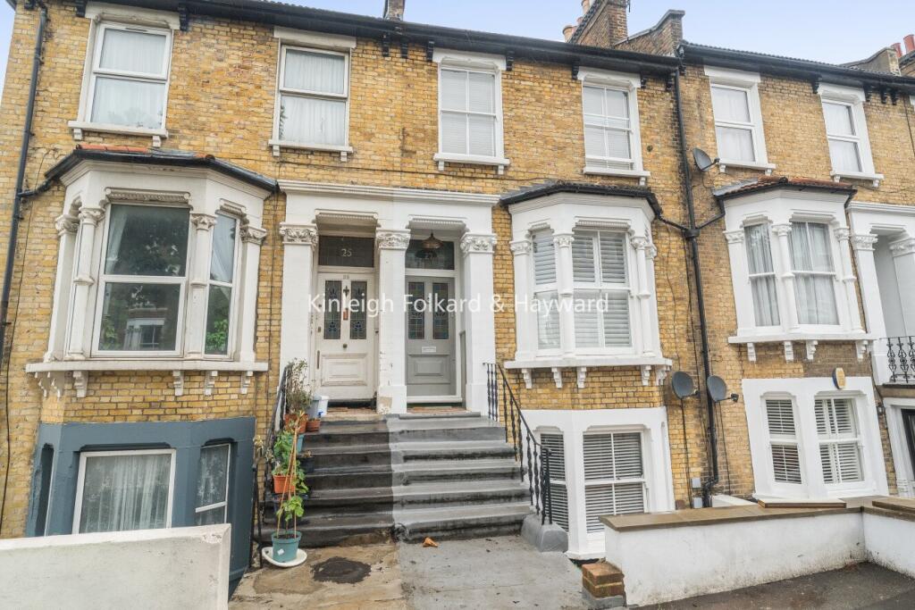 4 bed 1st Floor Flat for rent in London. From Kinleigh Folkard & Hayward - Sales - Peckham Rye 4 bed 1st Floor Flat for rent in London. From Kinleigh Folkard & Hayward - Sales - Peckham Rye