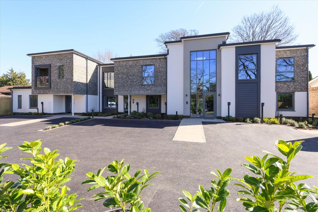 2 bed 1st Floor Flat for rent in Esher. From Knight Frank - Esher