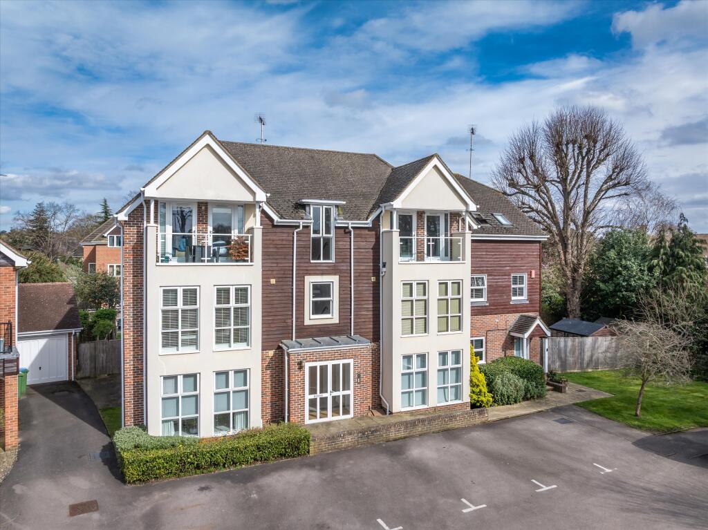 2 bed 1st Floor Flat for rent in Stoke D'Abernon. From Knight Frank - Esher