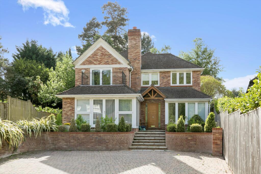 5 bed Detached for rent in Stoke D'Abernon. From Knight Frank - Esher 5 bed Detached for rent in Stoke D'Abernon. From Knight Frank - Esher