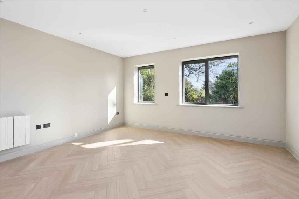 2 bed 1st Floor Flat for rent in Esher. From Knight Frank - Esher