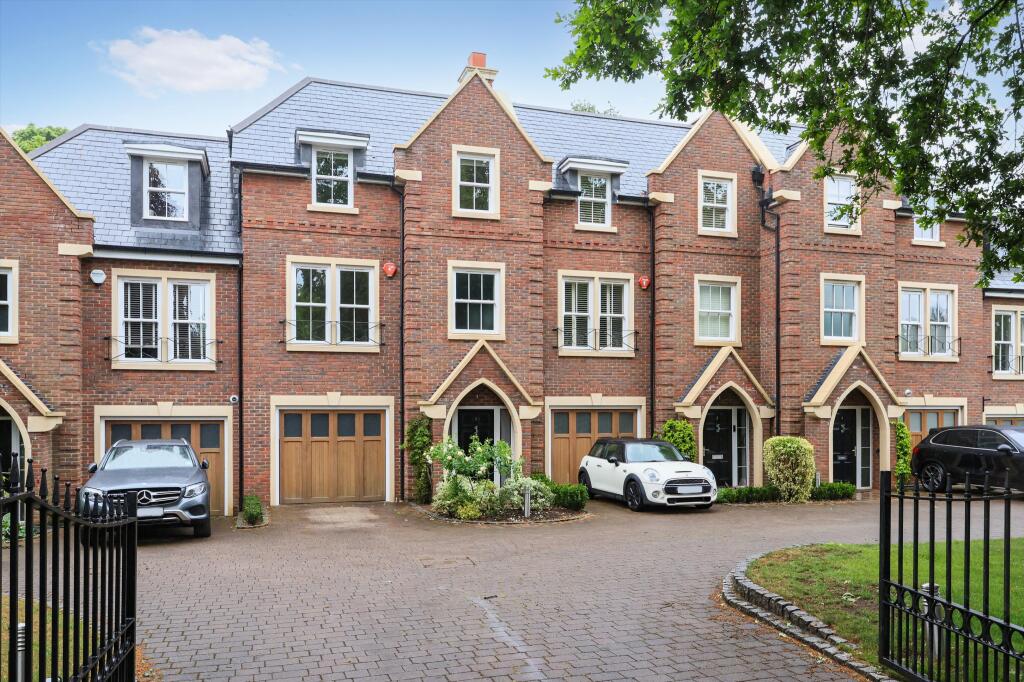 5 bed Town House for rent in Weybridge. From Knight Frank - Esher