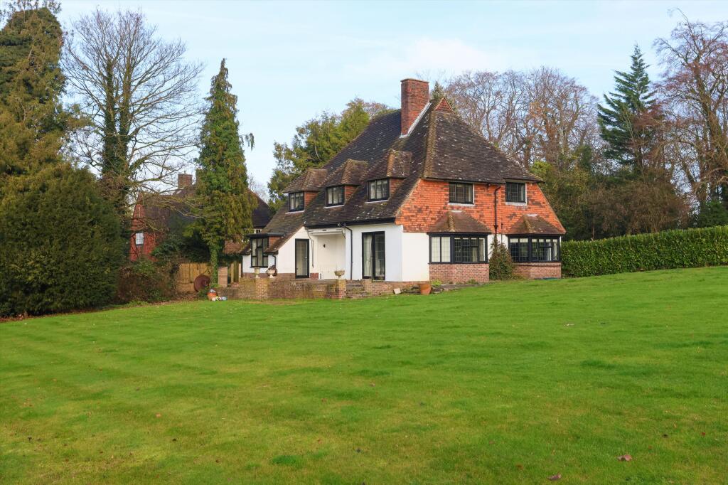 4 bed Detached for rent in Effingham. From Knight Frank - Esher 4 bed Detached for rent in Effingham. From Knight Frank - Esher
